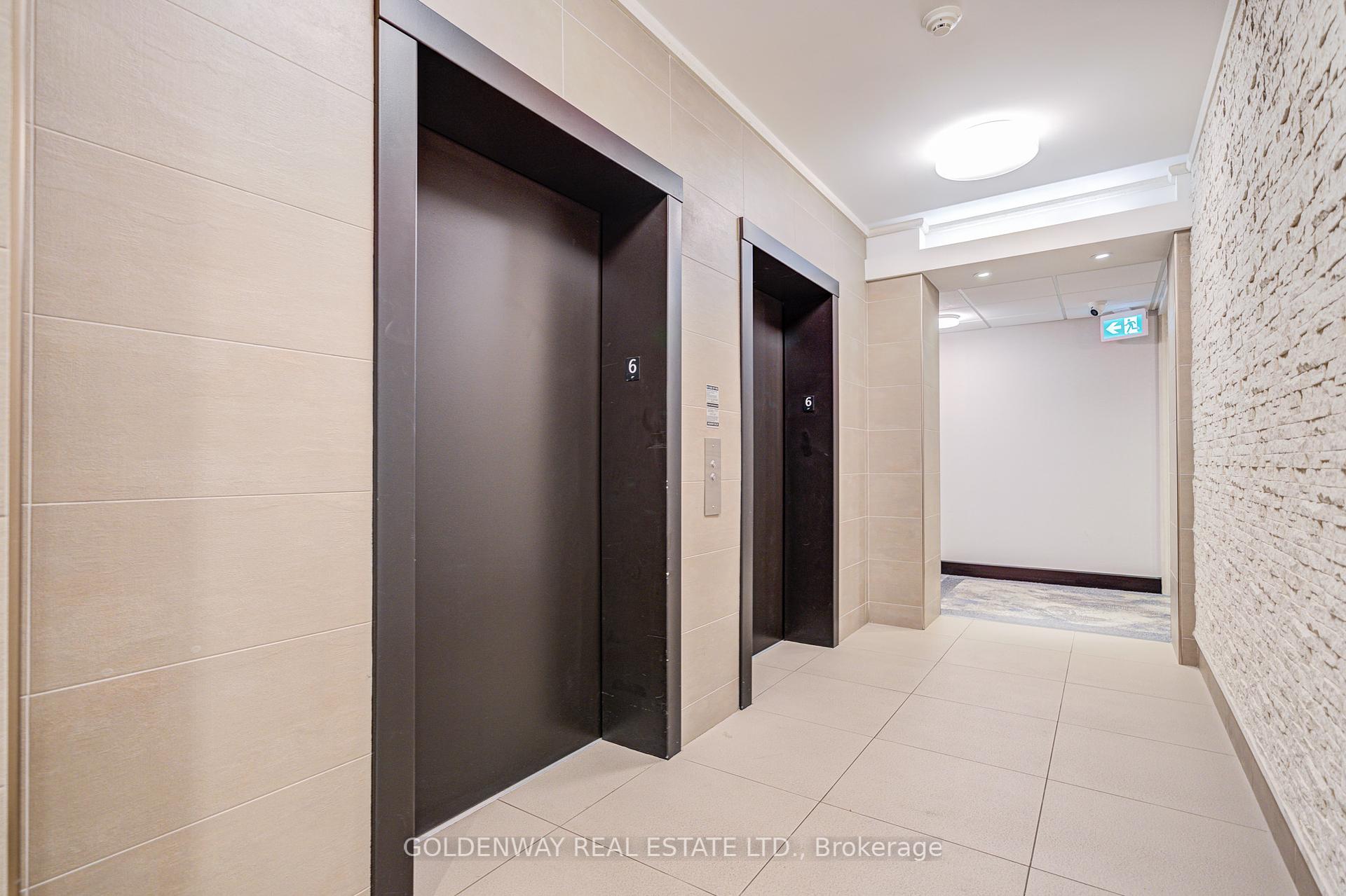 2 Bedrooms Condo at 676 Sheppard, Toronto For sale
