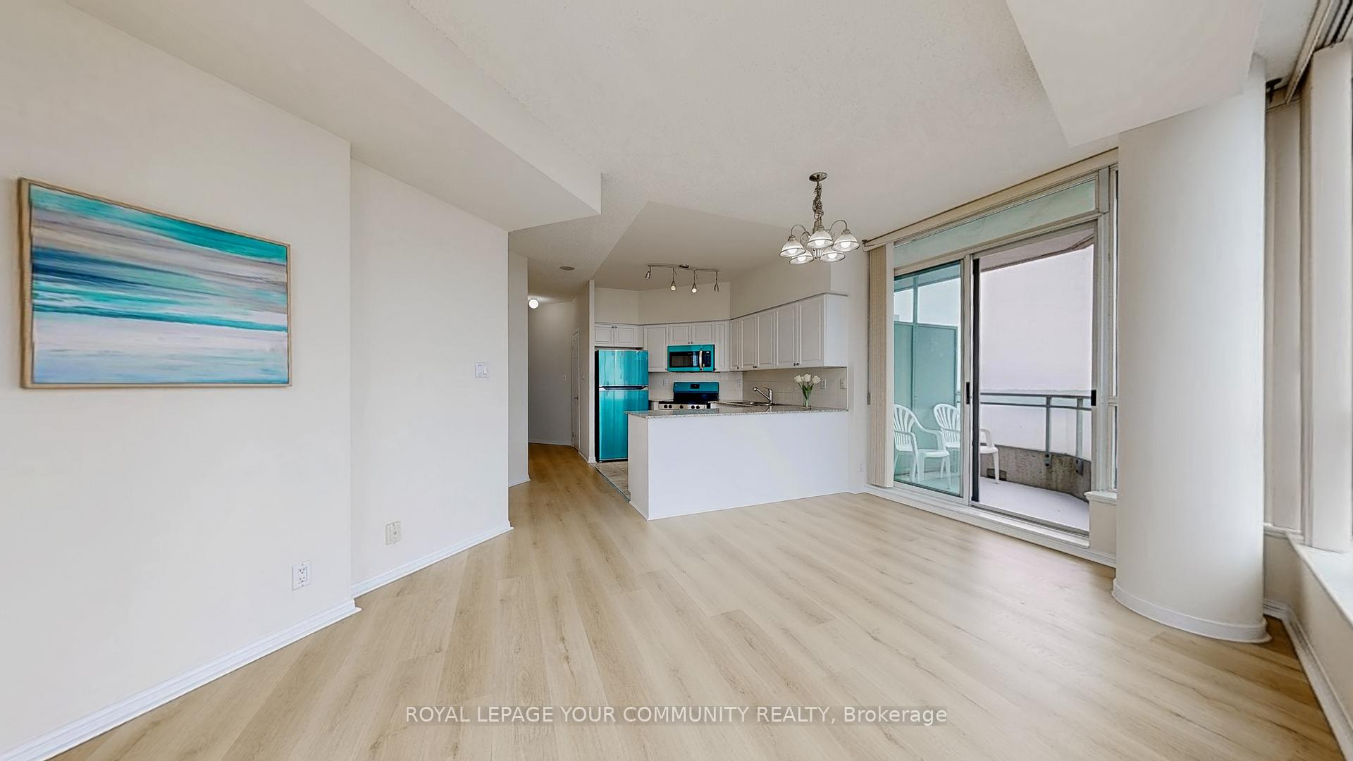 2 Bedrooms Condo at 230 Queens, Toronto For sale