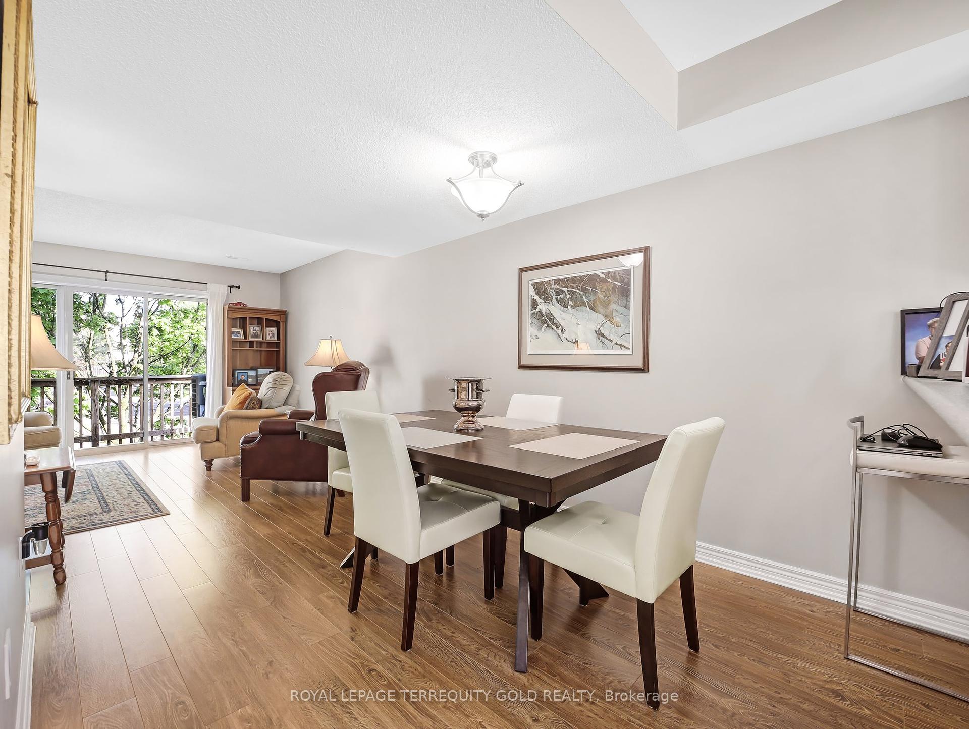 3 Bedrooms Condo at 4045 Upper Middle, Burlington For sale