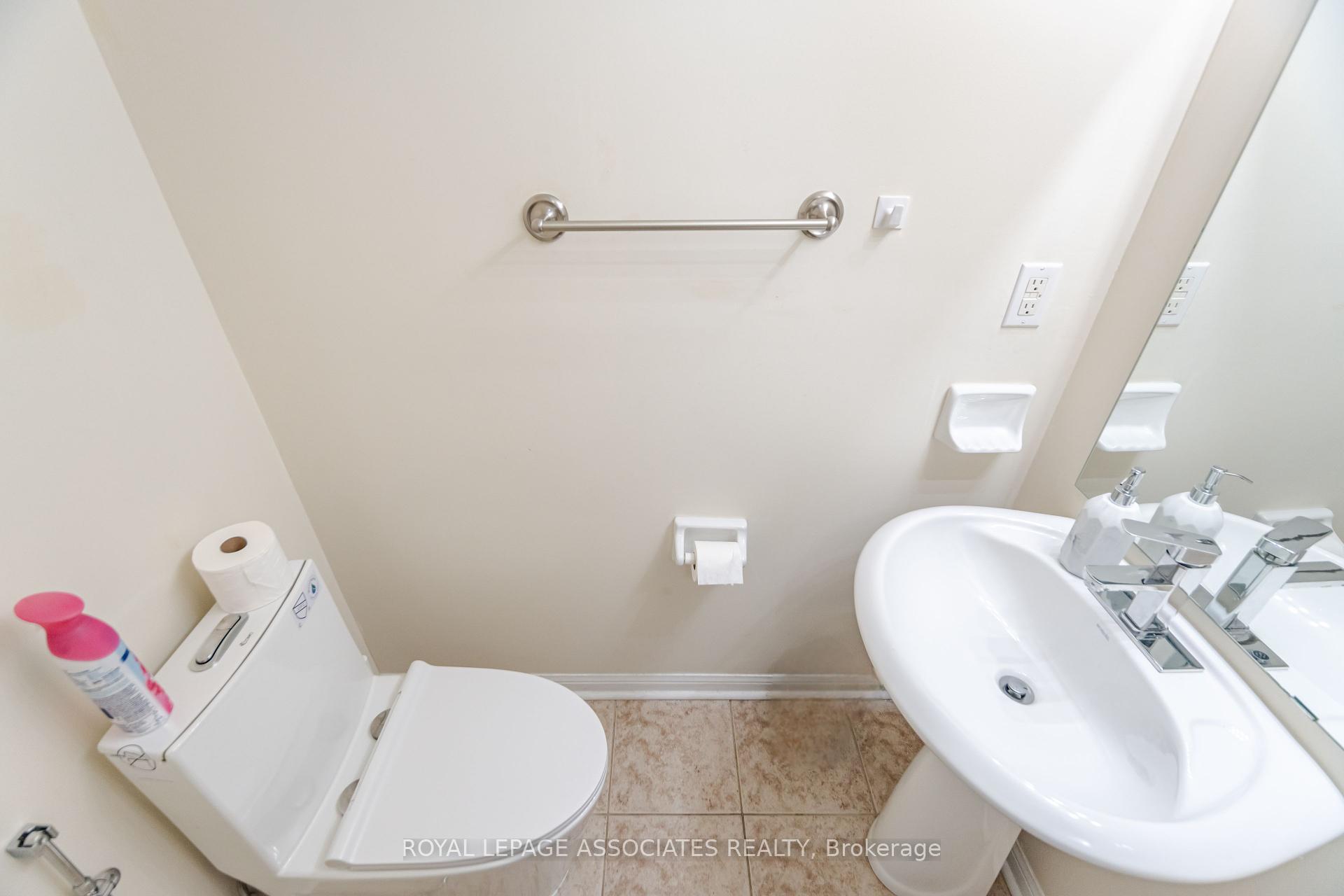 3 Bedrooms Condo at 3043 Finch, Toronto For sale