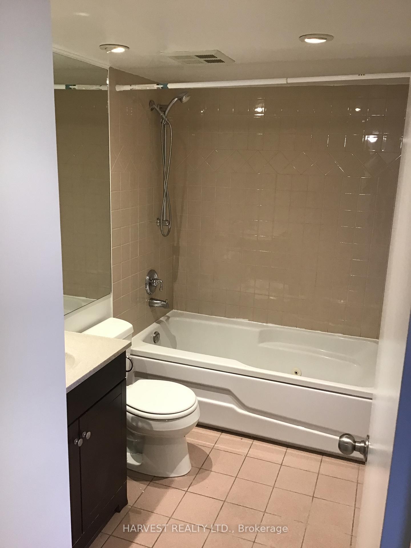 3 Bedrooms Condo at 1001 Bay, Toronto For sale