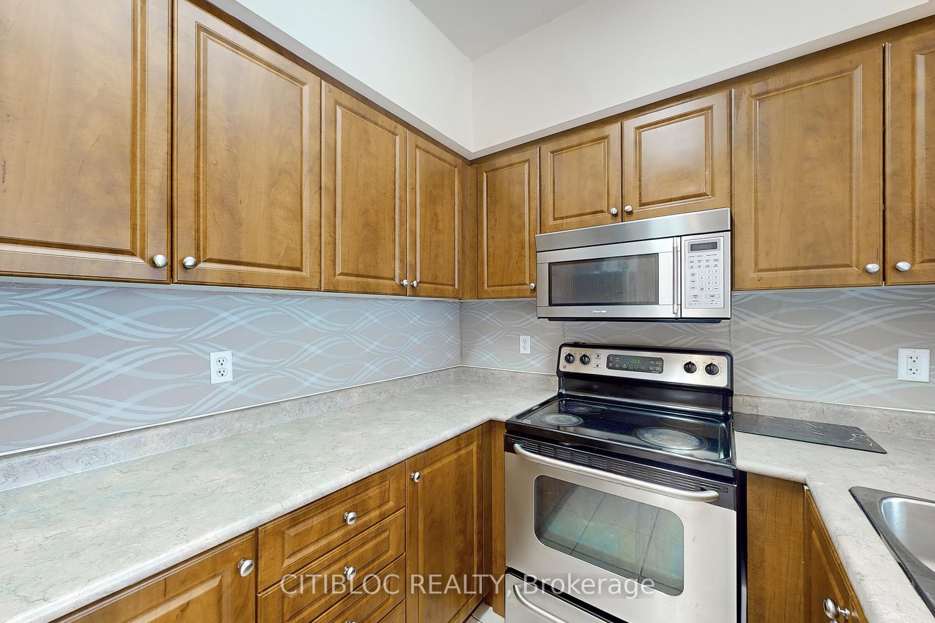 4 Bedrooms Condo at 3029 Finch, Toronto For sale