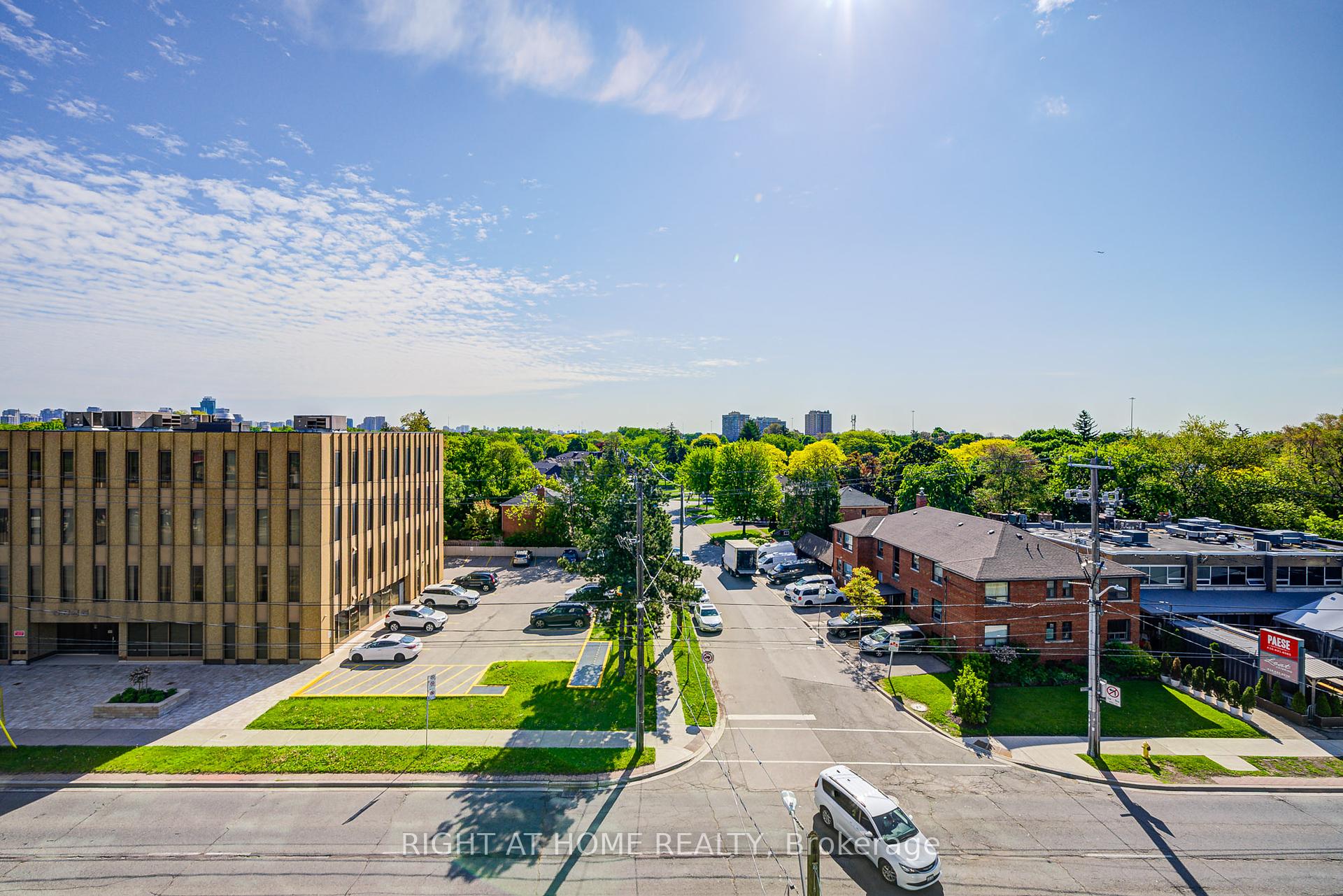 2 Bedrooms Condo at 3840 Bathurst, Toronto For sale