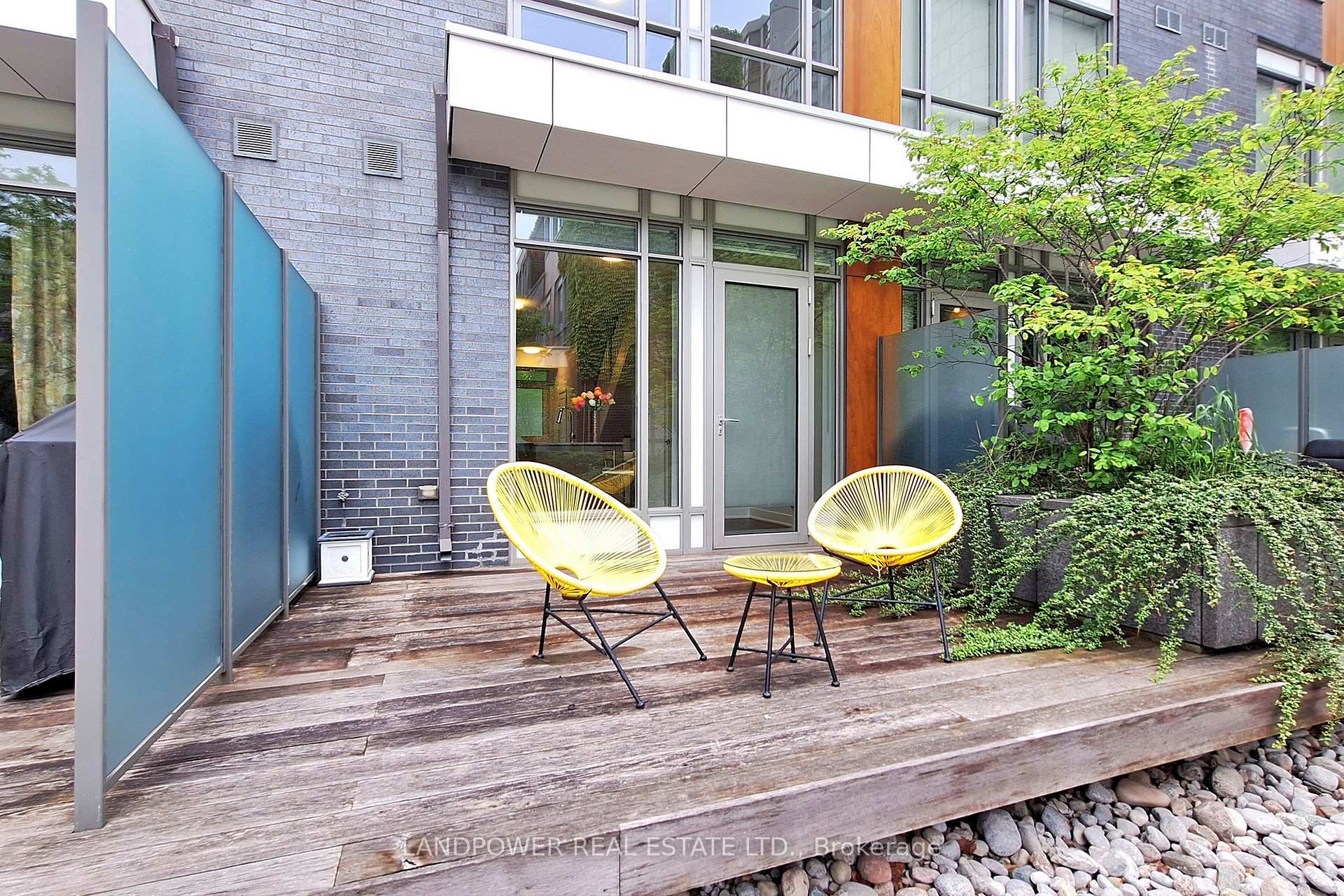 4 Bedrooms Condo at 88 Sheppard, Toronto For sale