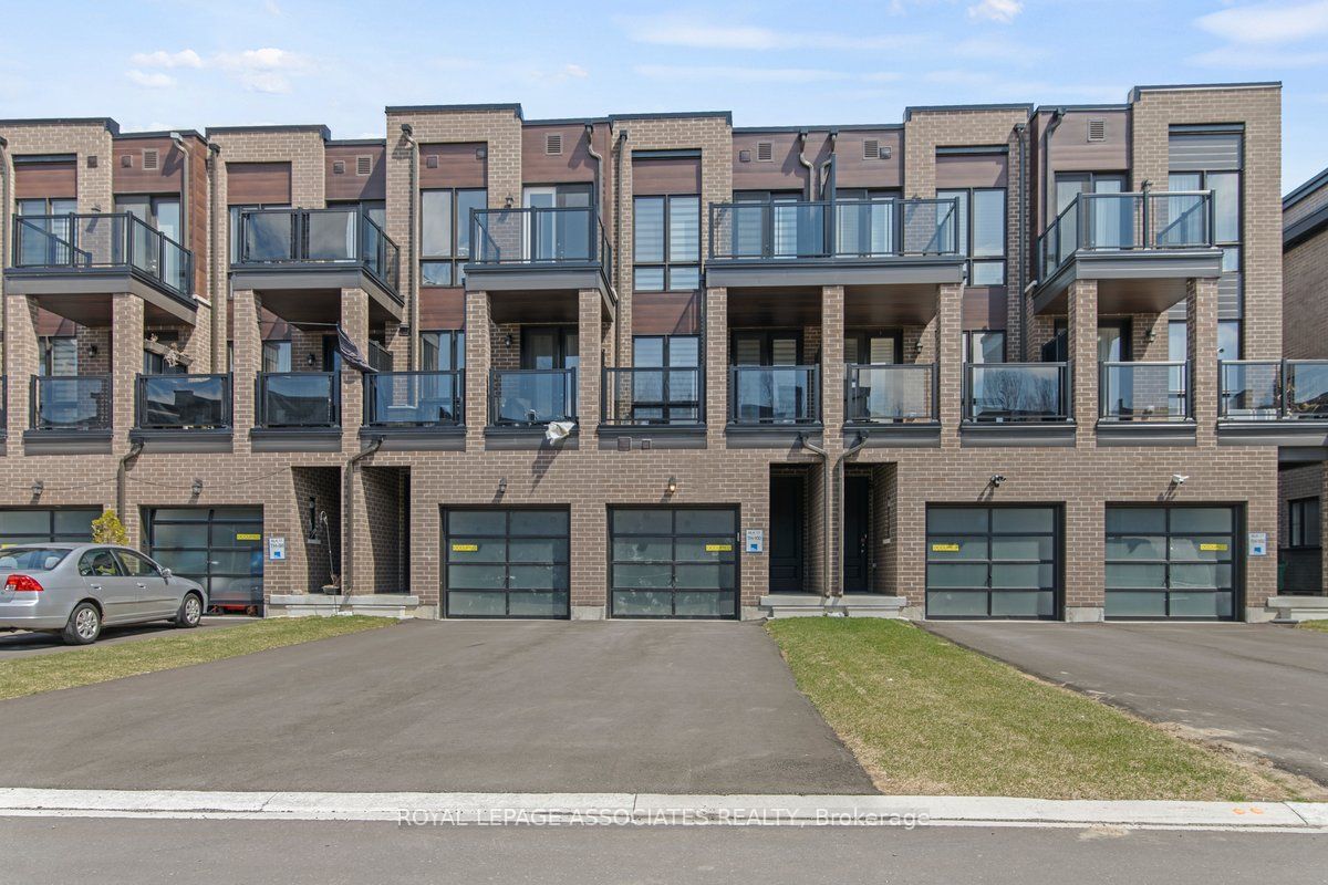 78 Stauffer Crescent