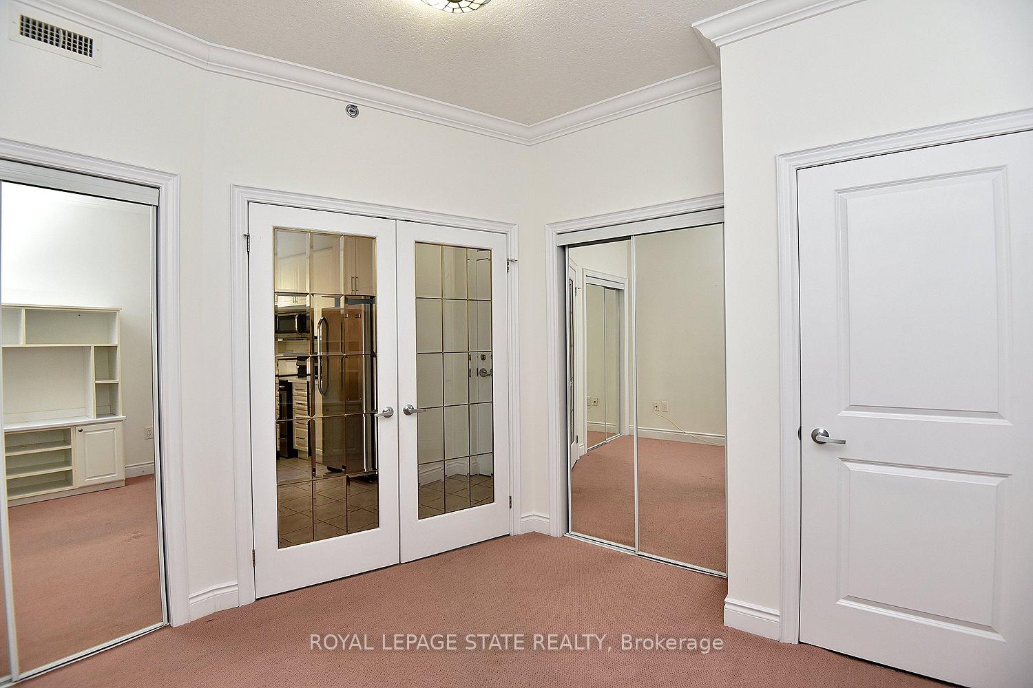 2 Bedrooms Condo at 90 Charlton, Hamilton For sale