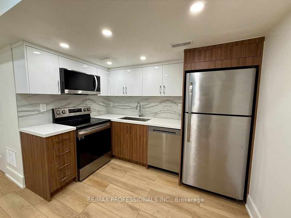 885B Dovercourt