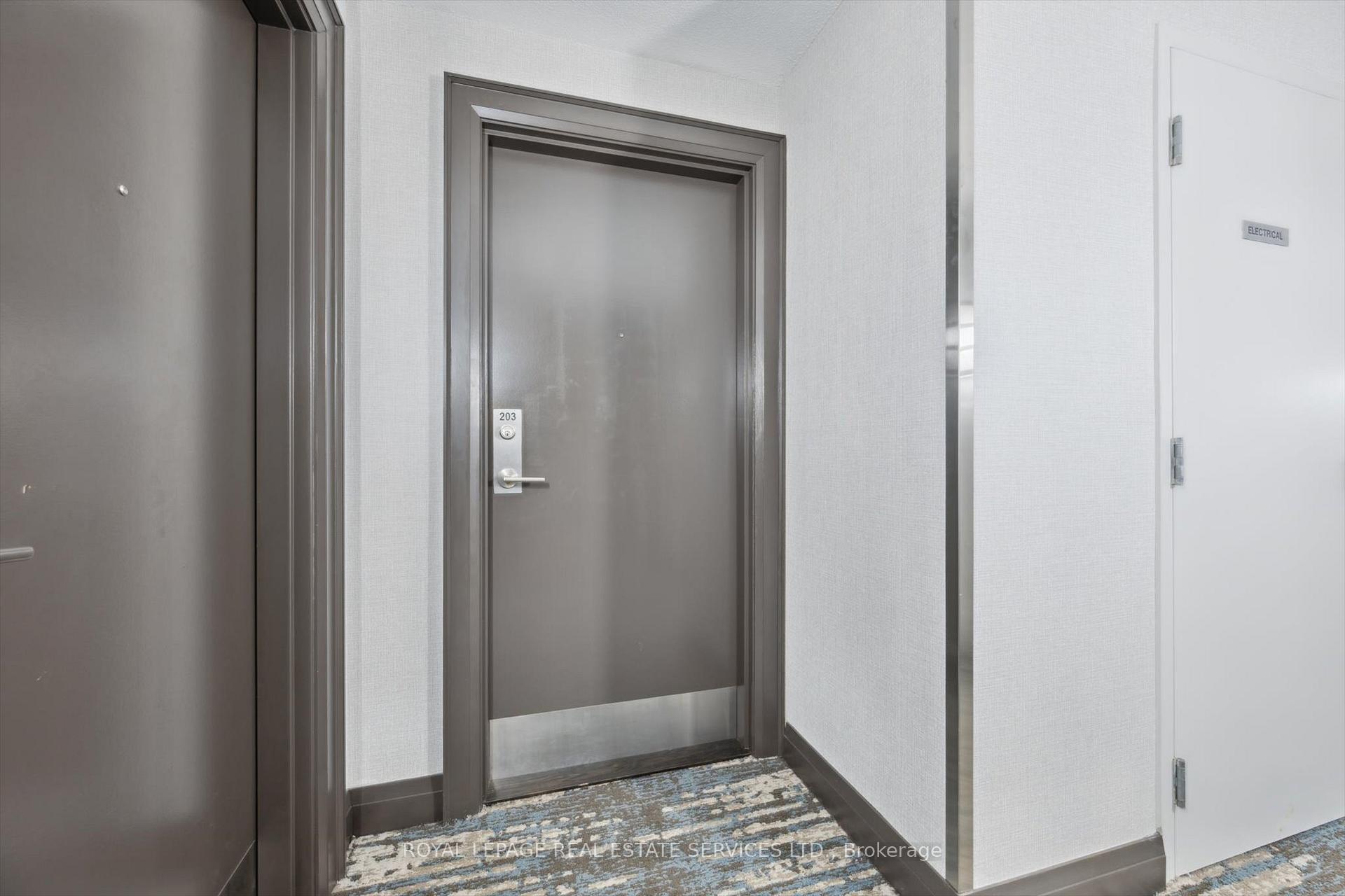 2 Bedrooms Condo at 2325 Central Park, Oakville For sale