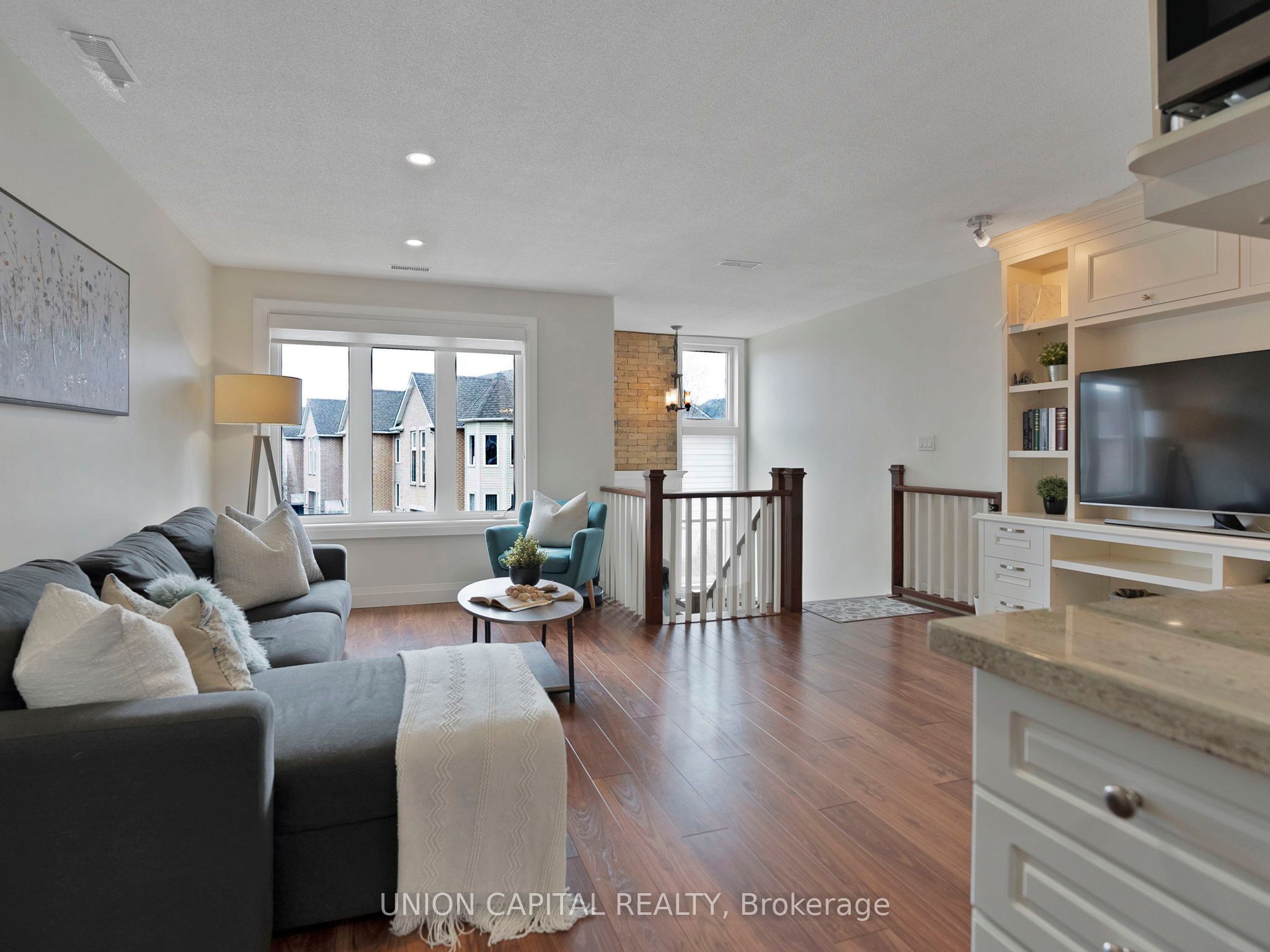 72 Aerodrome Crescent, #302