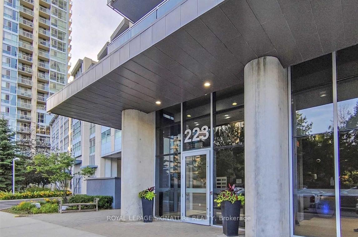 1 Bedroom Condo at 223 Webb,  Mississauga For sale