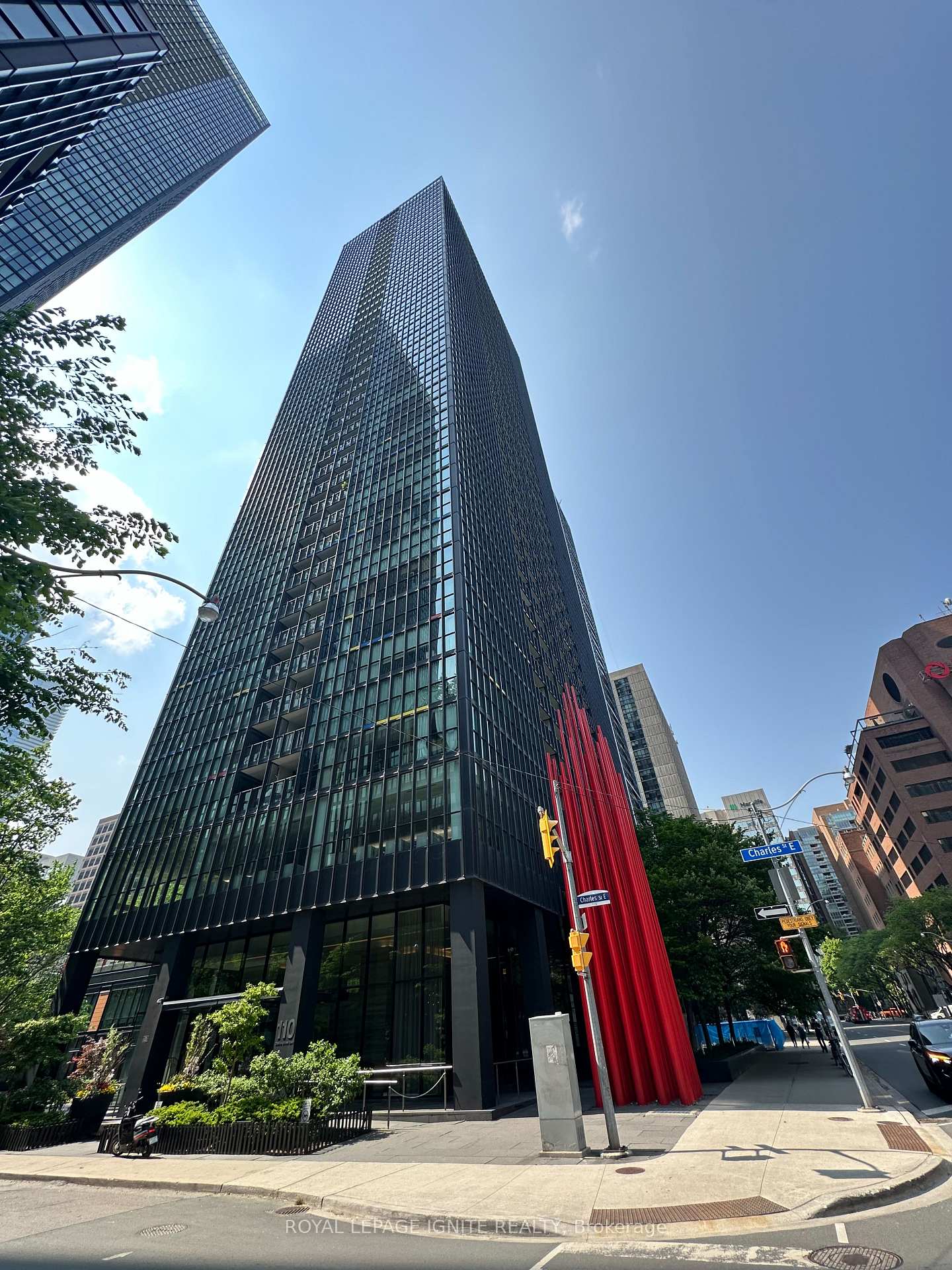 2 Bedrooms Condo at 110 Charles, Toronto For sale