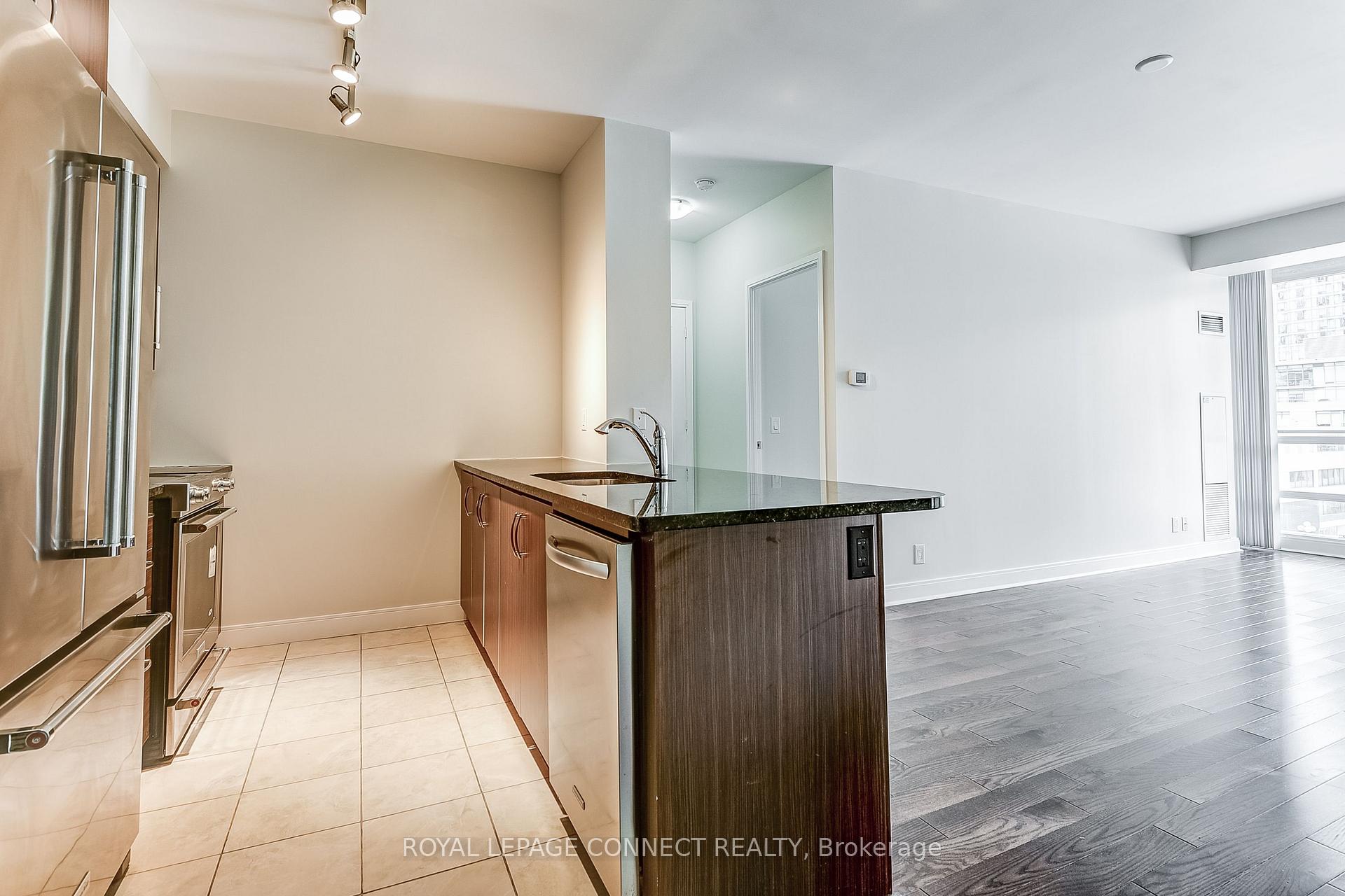 2 Bedrooms Condo at 825 Church, Toronto For sale