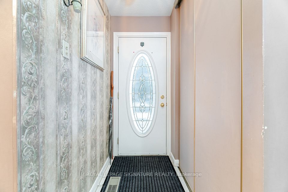 5 Sterne Avenue, Brampton, ON L6W 2Y3