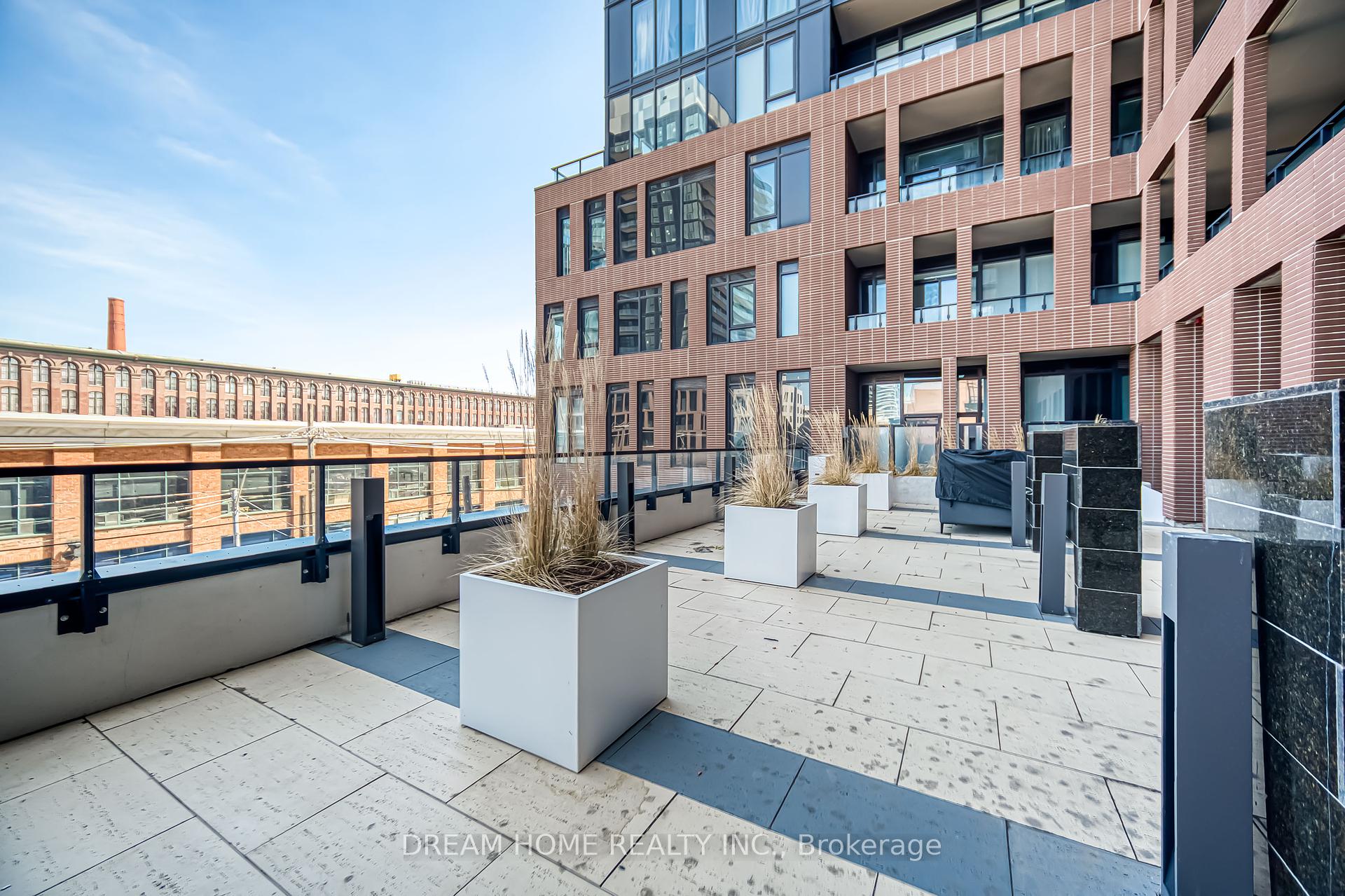 1 Bedroom Condo at 270 Dufferin,  Toronto For sale
