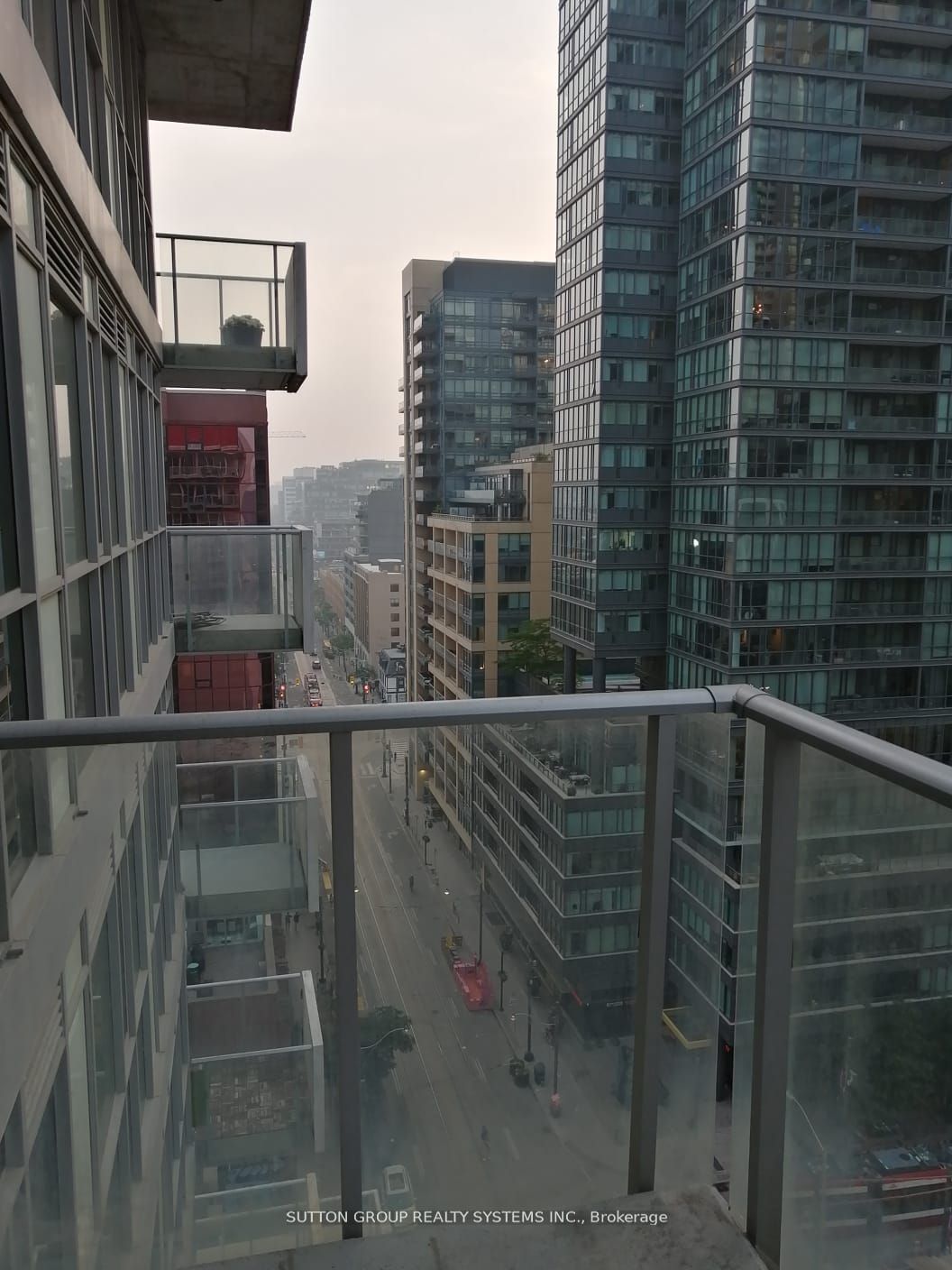 375 King Street W, #1408