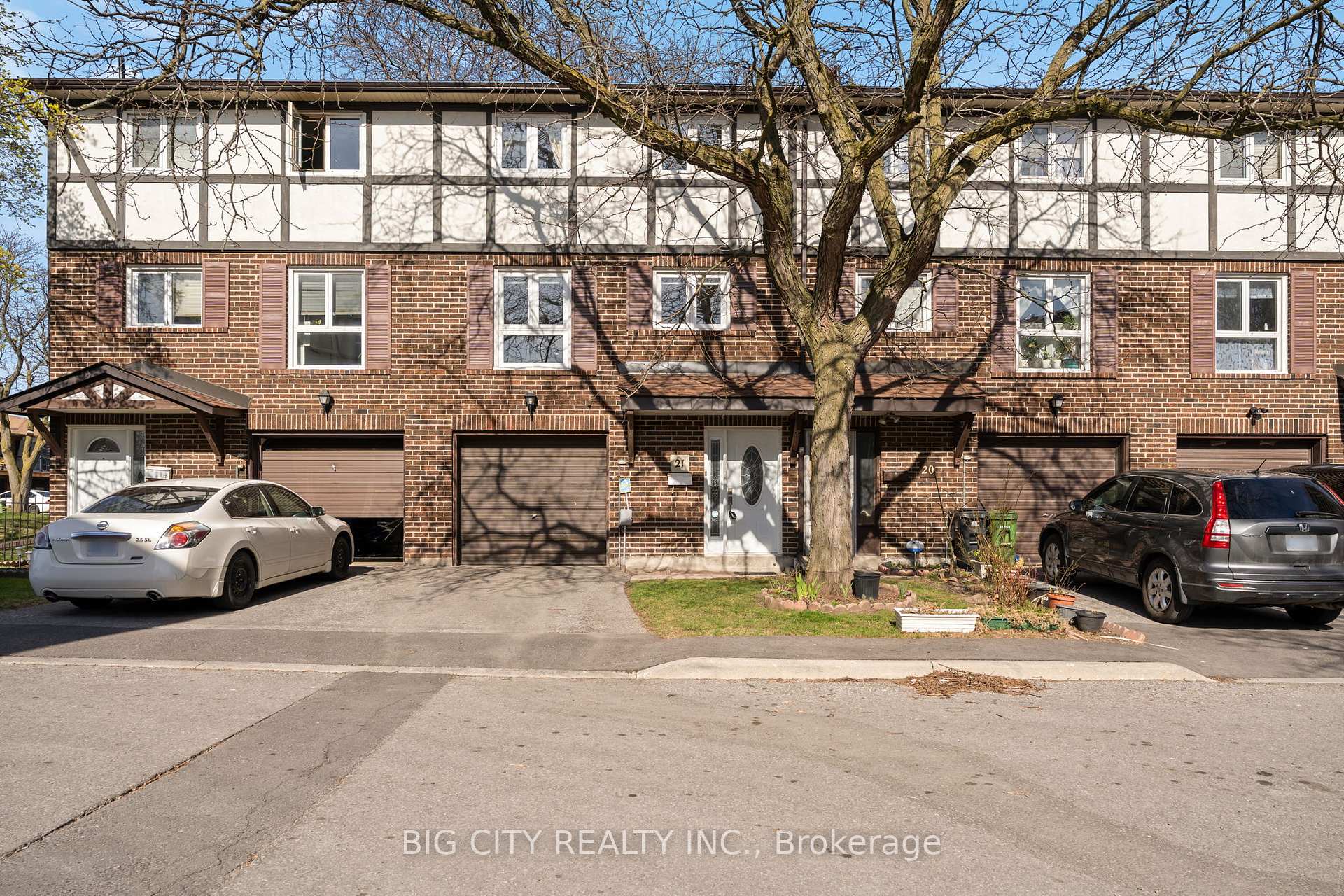 4 Bedrooms Condo at 321 Trudelle, Toronto For sale