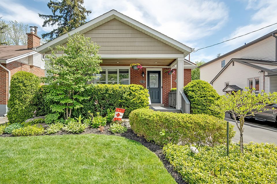 379 Delaware Avenue, Burlington, ON L7R 3B4