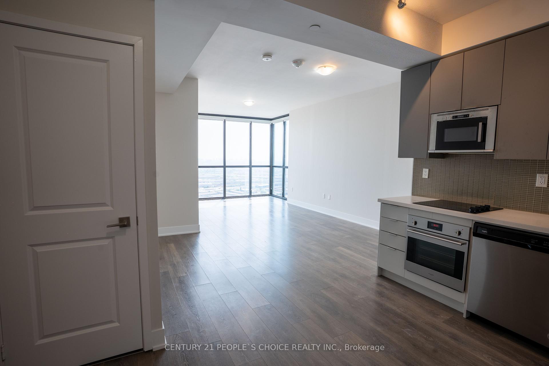 3 Bedrooms Condo at 2908 Highway 7, Vaughan For sale