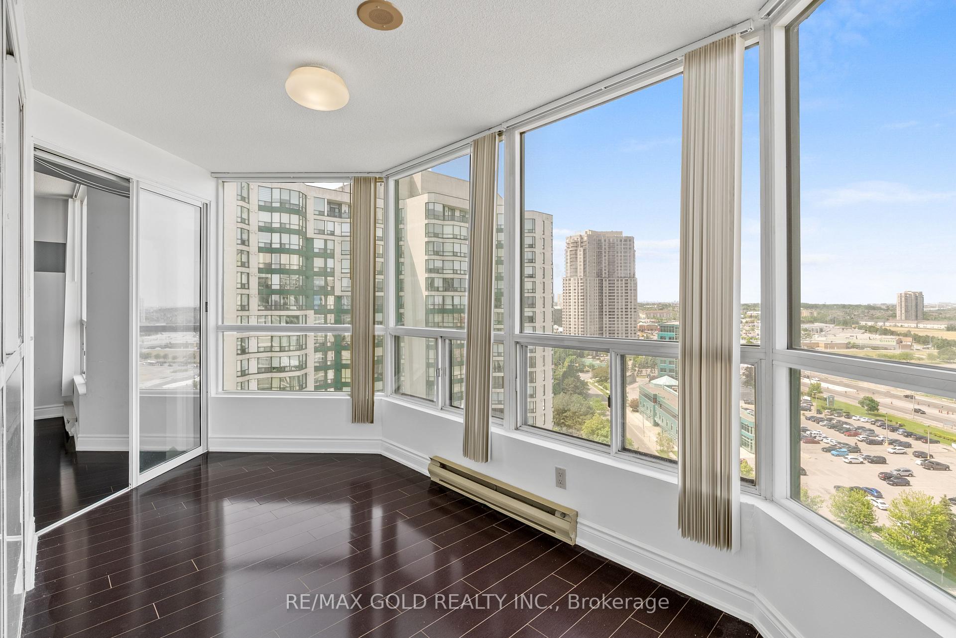 3 Bedrooms Condo at 4460 Tucana, Mississauga For sale