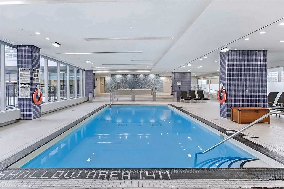 55 Bremner Boulevard 2907