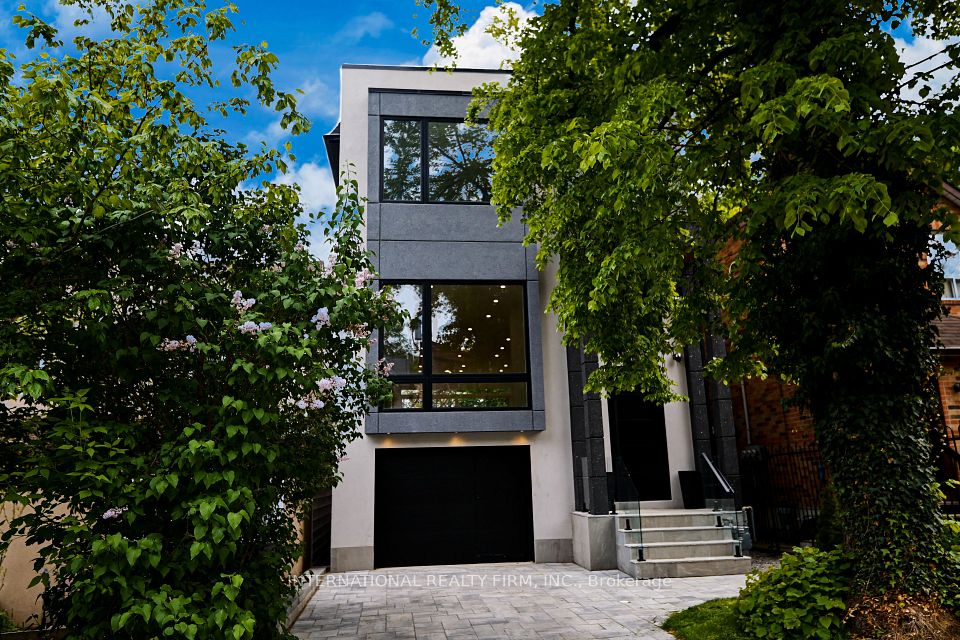 19 Ivy