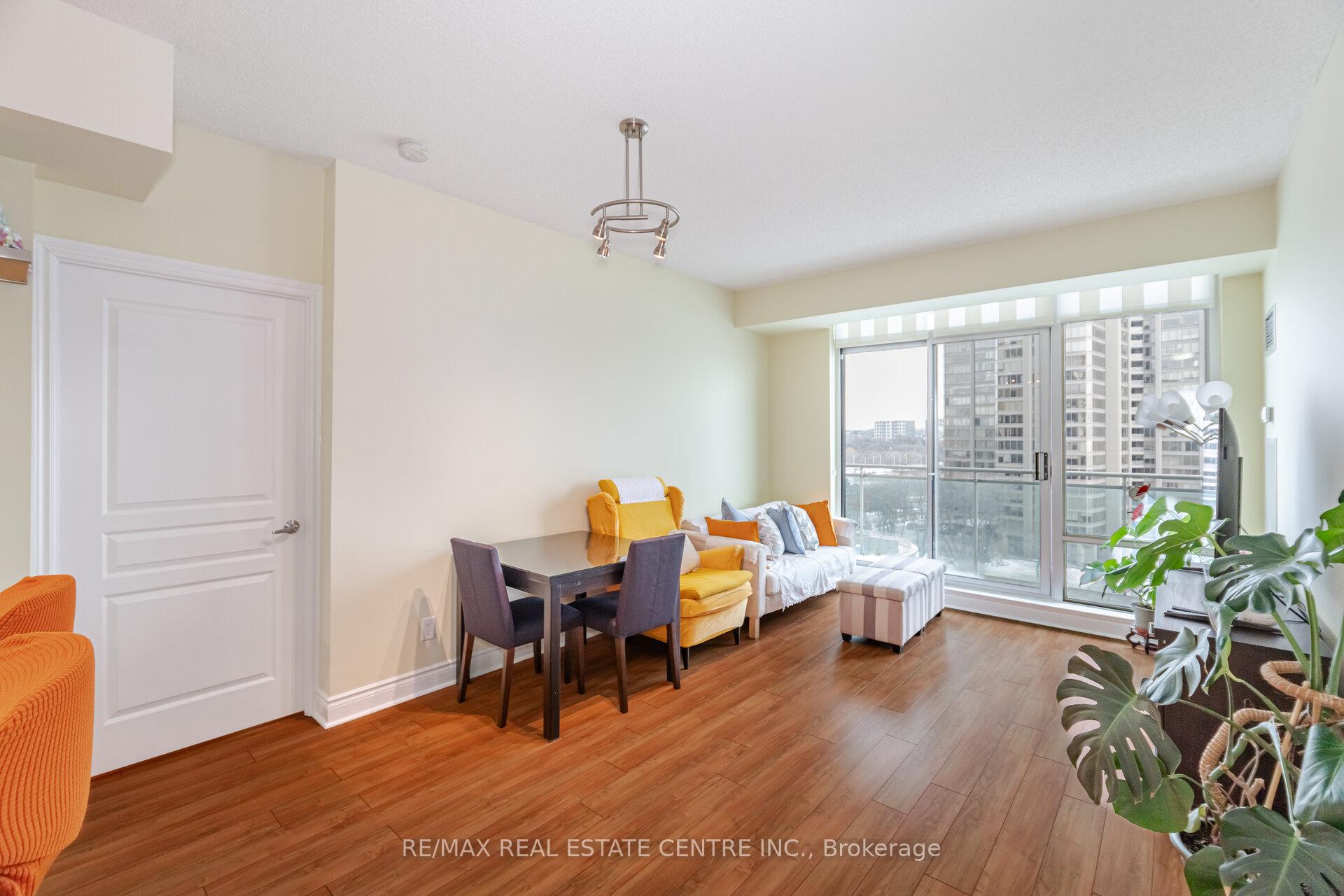 2 Bedrooms Condo at 5 Marine Parade,  Toronto For sale