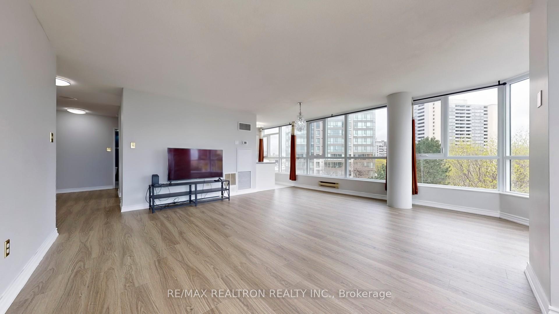 2 Bedrooms Condo at 3233 Eglinton,  Toronto For sale