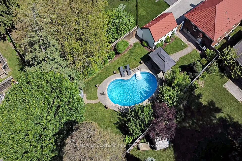 1285 Guest Avenue, London South, ON N6K 2B3