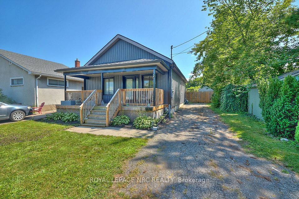2 Fairburn Avenue, St. Catharines, ON L2T 1B2