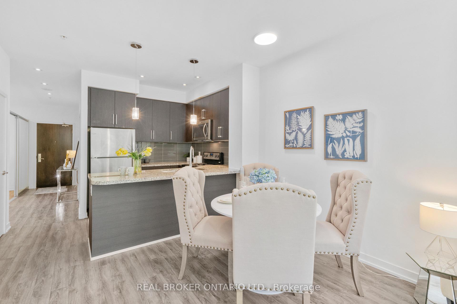 2 Bedrooms Condo at 840 Queen’s Plate, Toronto For sale