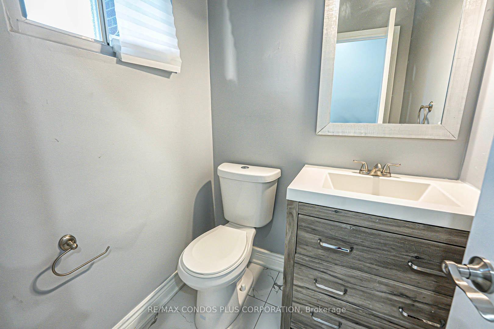 3 Bedrooms Condo at 525 Meadows, Mississauga For sale
