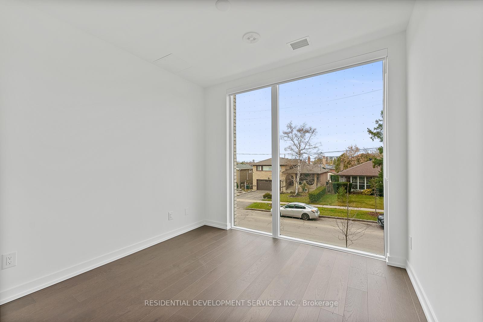 3 Bedrooms Condo at 15 Maryport Ave,  Toronto For sale