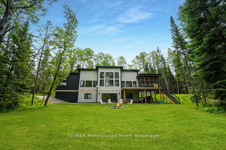 1086 Stothart Creek