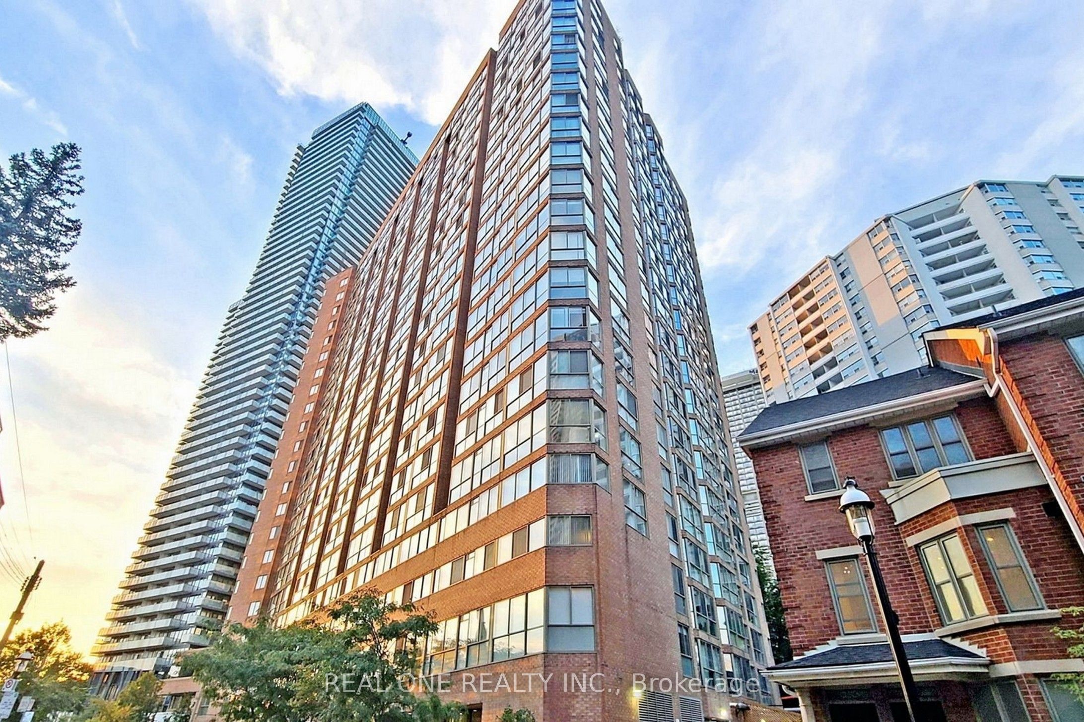 1055 Bay Street, #1816