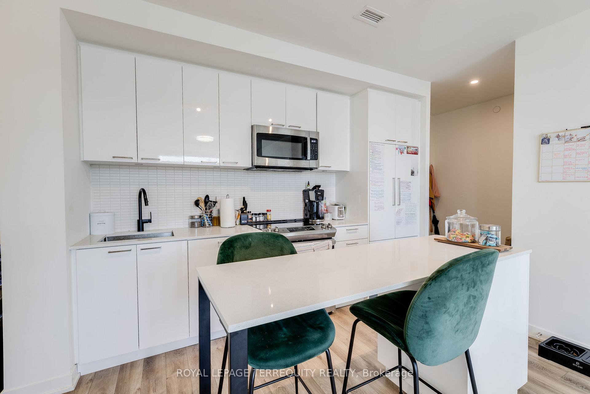 3 Bedrooms Condo at 1808 St Clair, Toronto For sale