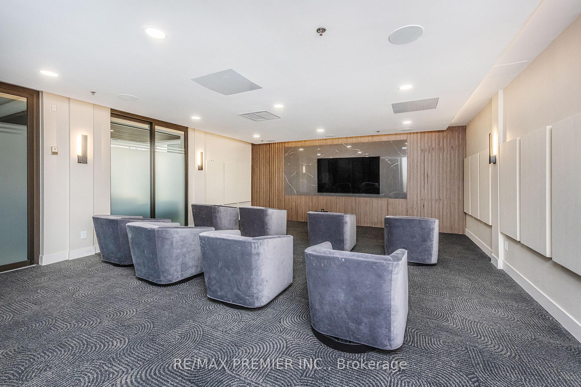 2 Bedrooms Condo at 20 Southport,  Toronto For sale