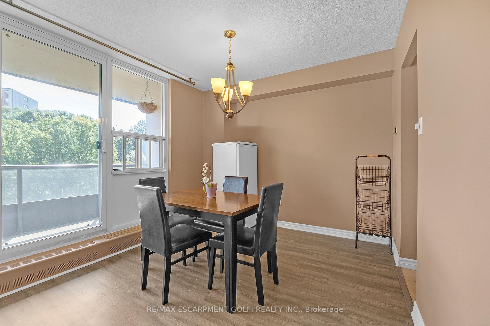 3 Bedrooms Condo at 1966 Main, Hamilton For sale
