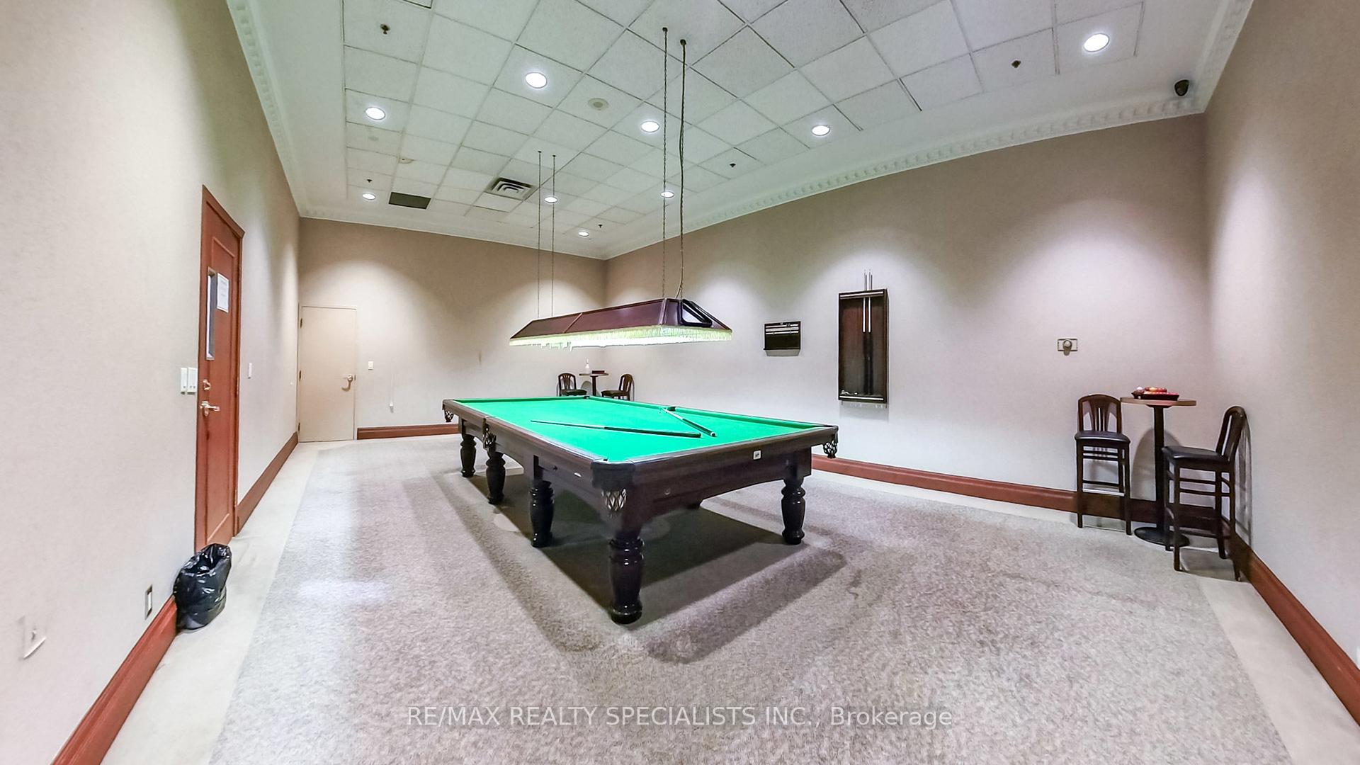 1 Bedroom Condo at 8 LEE CENTRE, Toronto For sale
