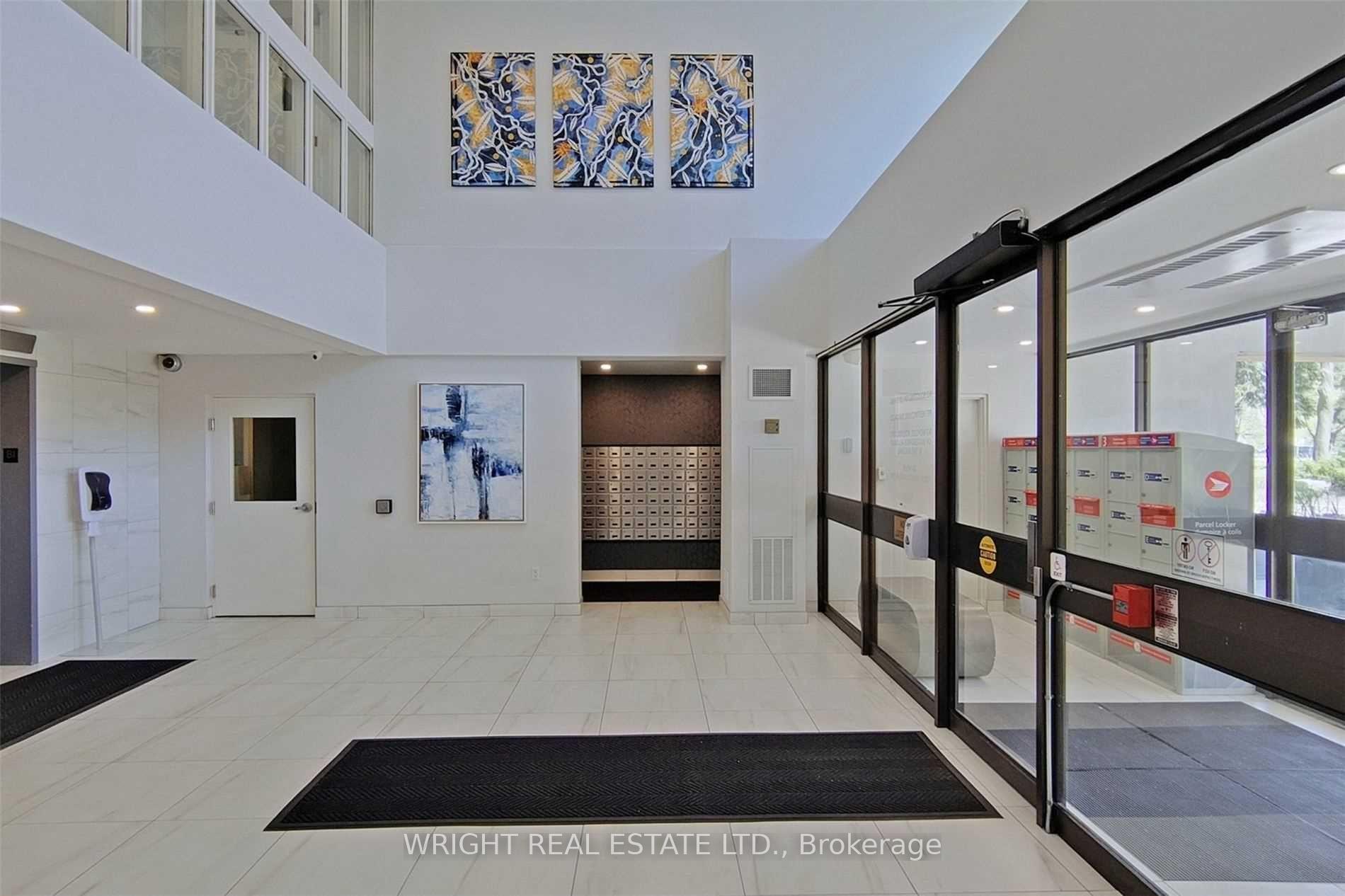 3 Bedrooms Condo at 1580 Mississauga Valley,  Mississauga For sale