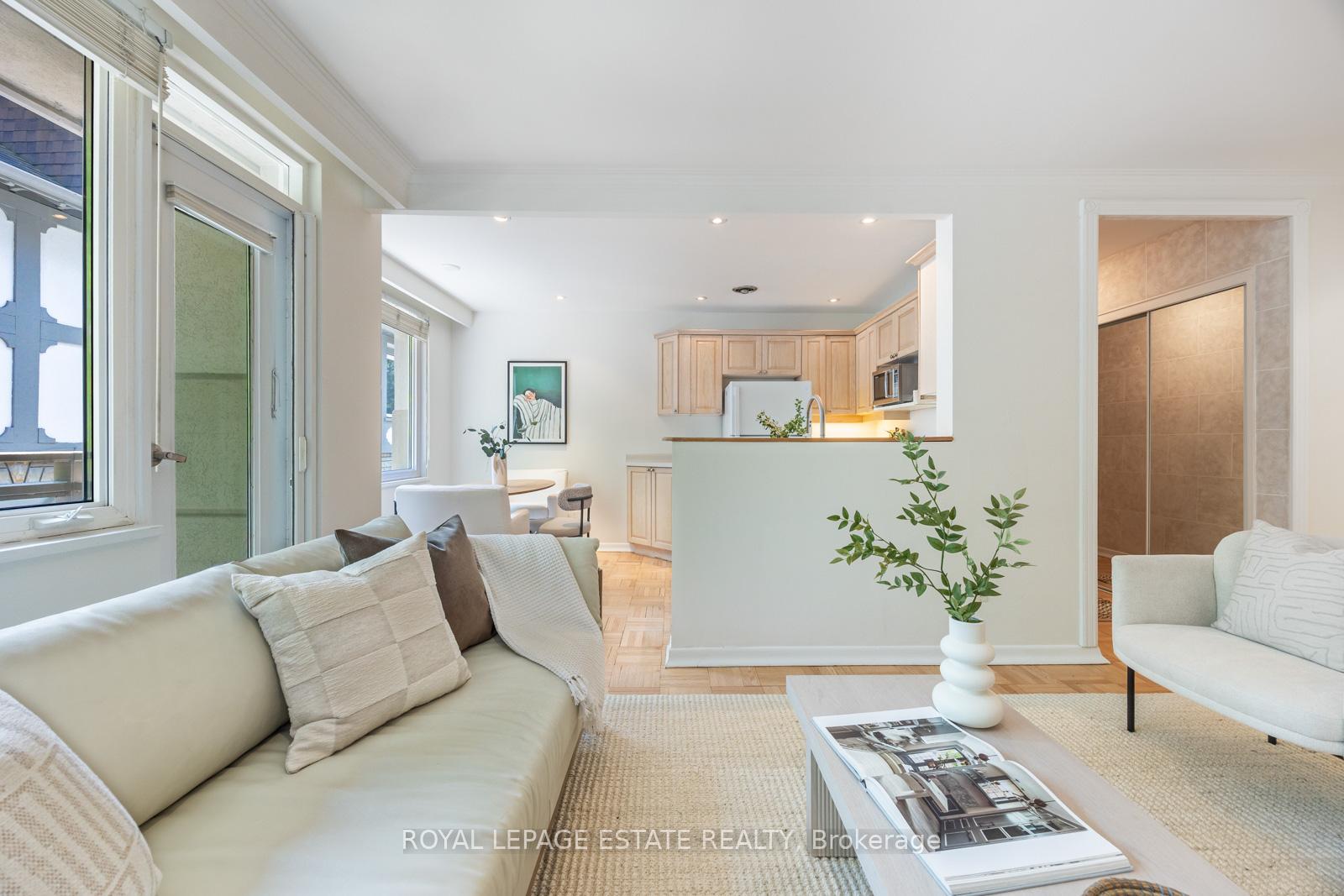 2 Bedrooms Co-op at 21 Benlamond, Toronto For sale