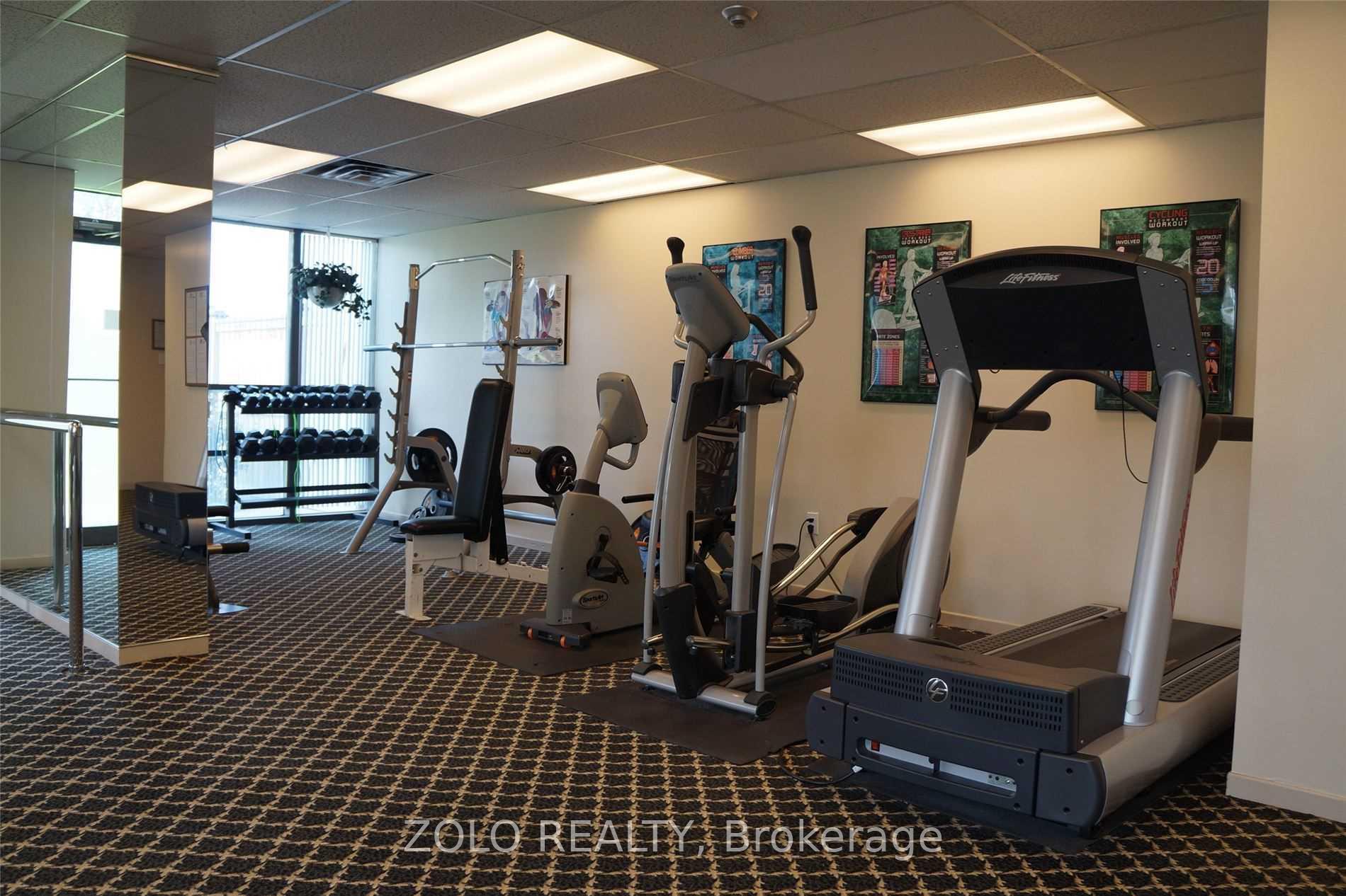 3 Bedrooms Condo at 300 Webb, Mississauga For sale