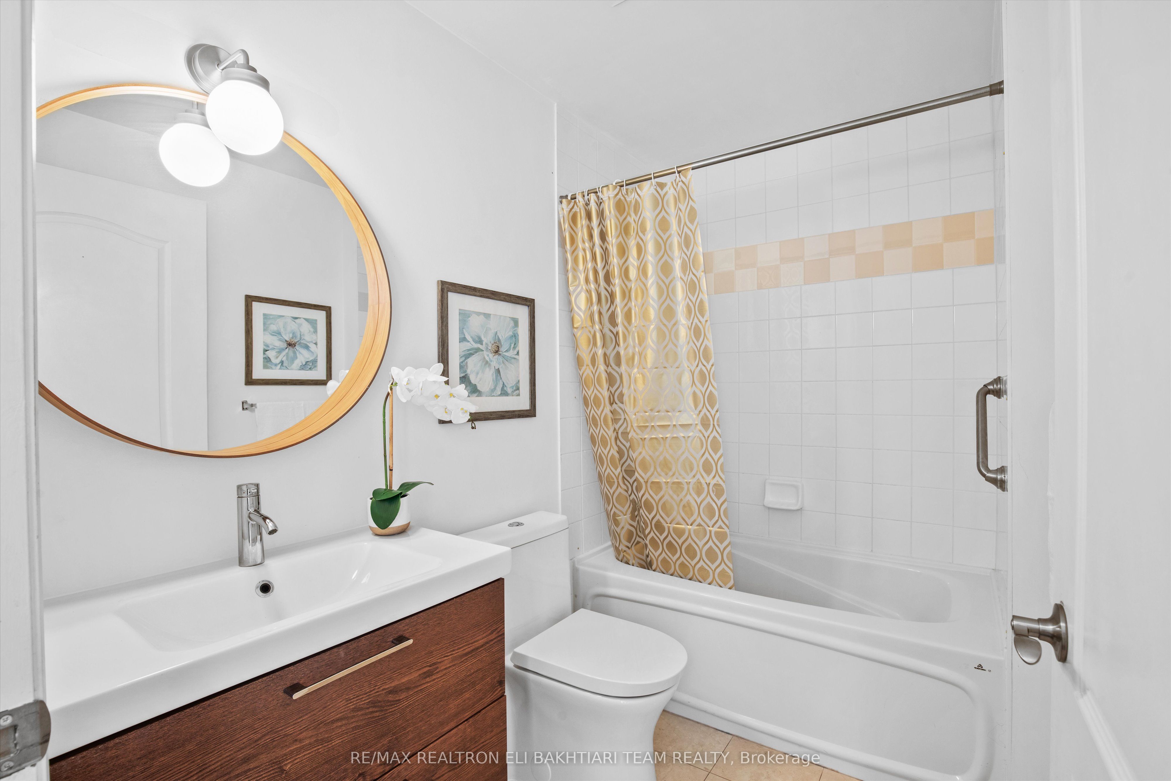 #618 - 11 William Carson Crescent, Toronto, ON M2P 2G1