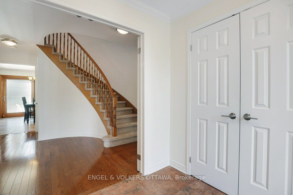 6 Belton Avenue