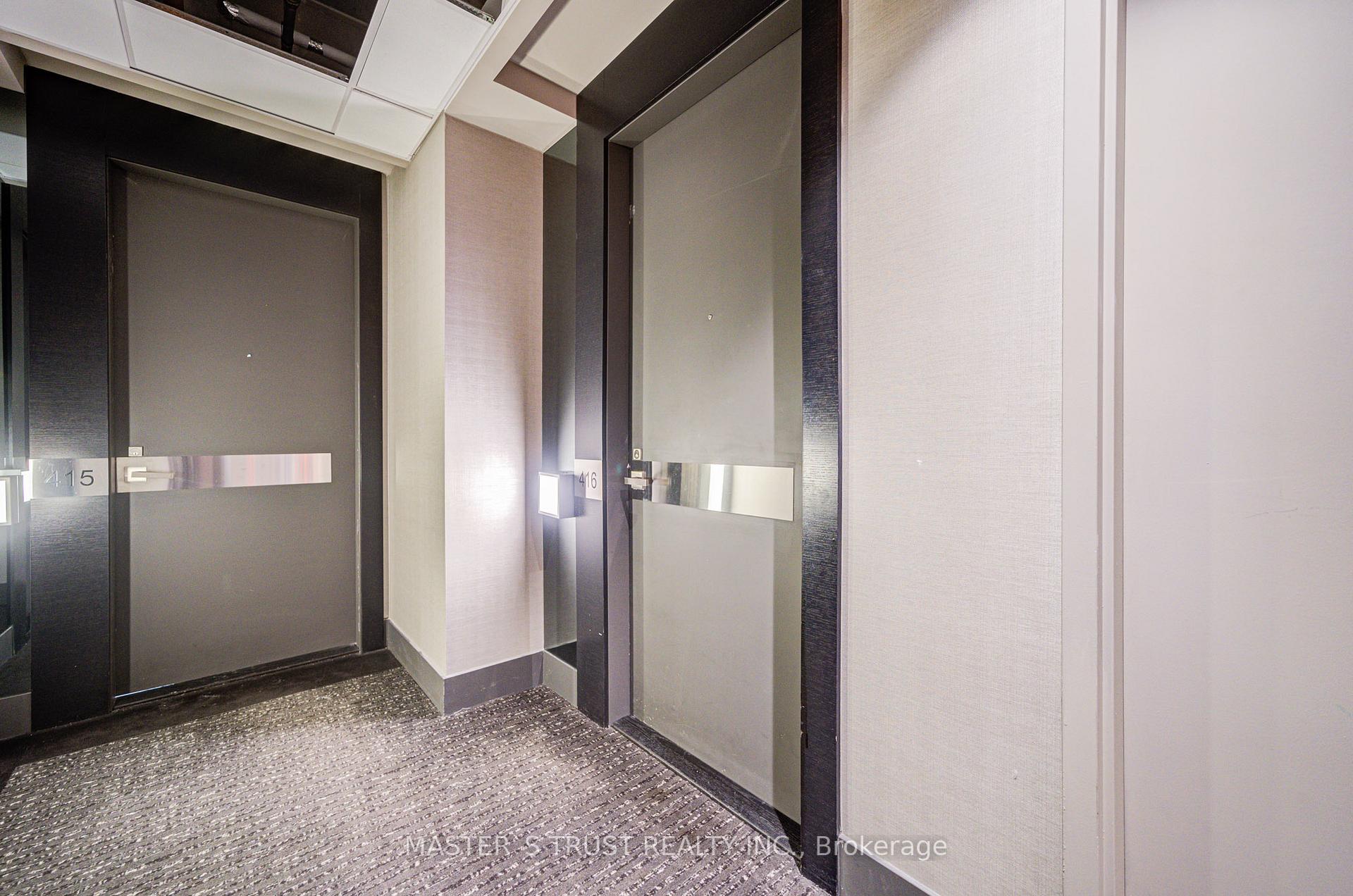 2 Bedrooms Condo at 32 Davenport, Toronto For sale