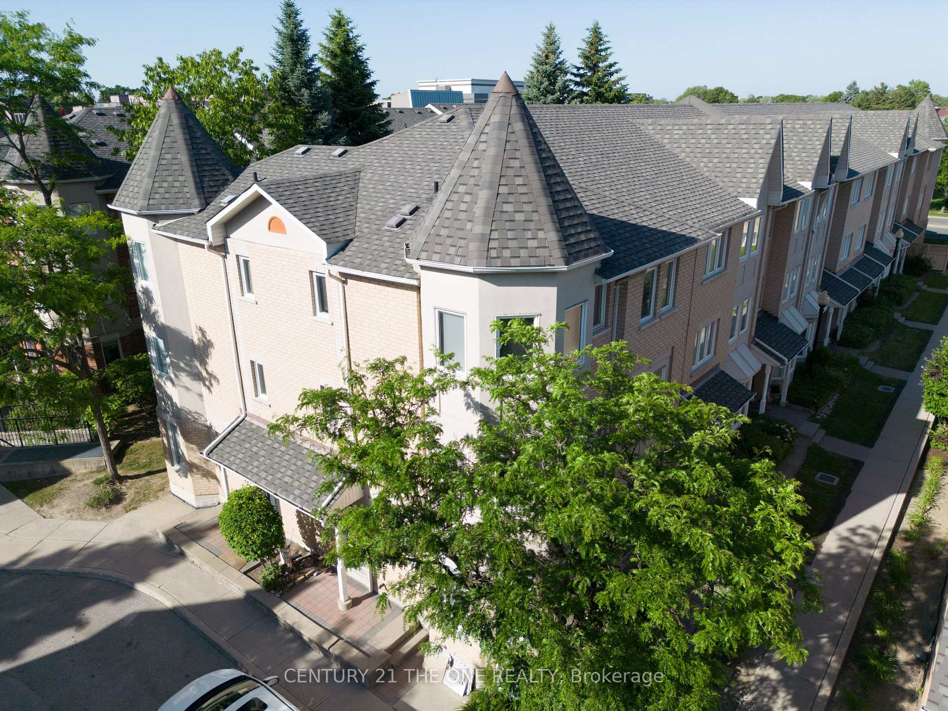 4 Bedrooms Condo at 28 Rosebank, Toronto For sale