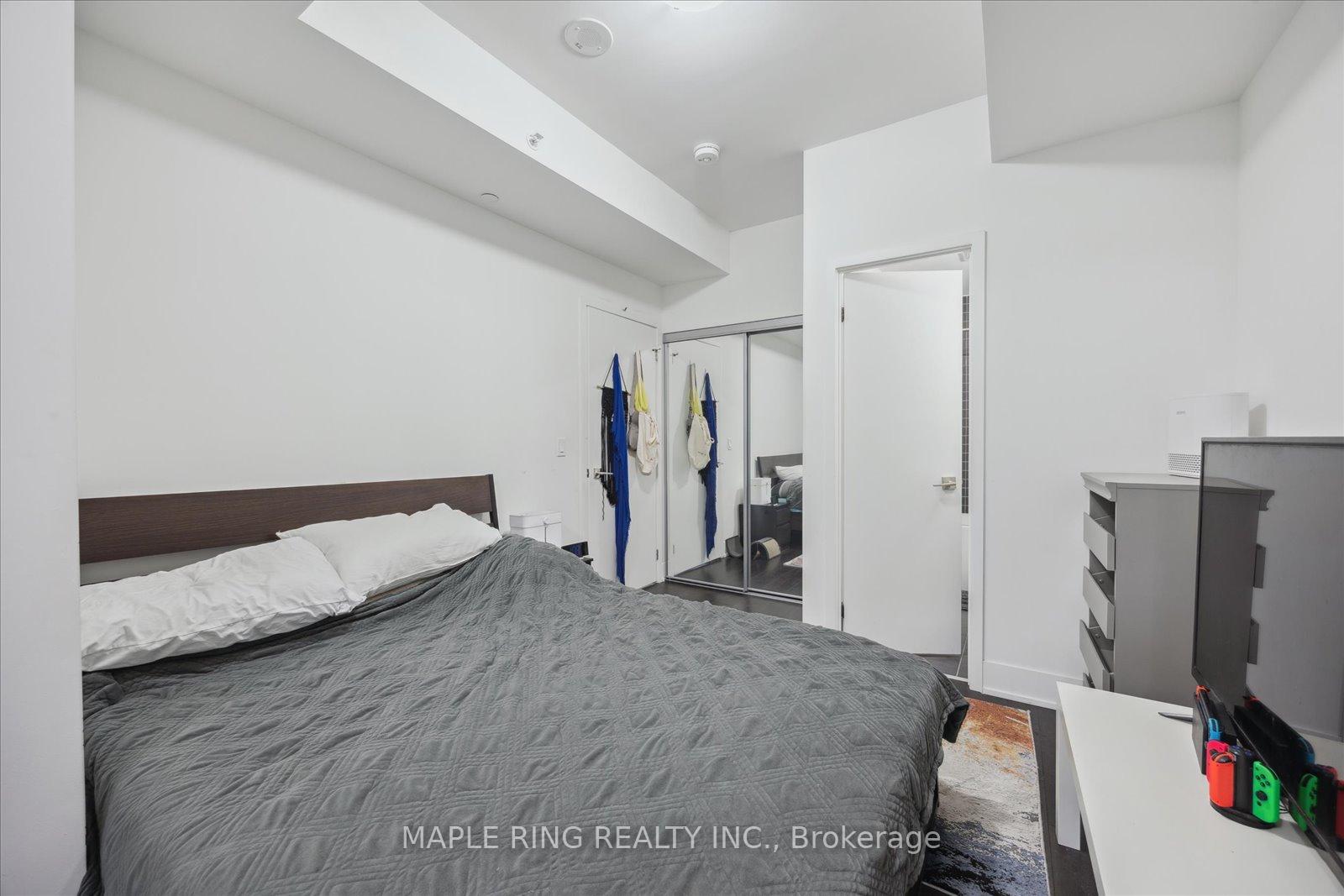 2 Bedrooms Condo at 2916 Highway 7, Vaughan For sale