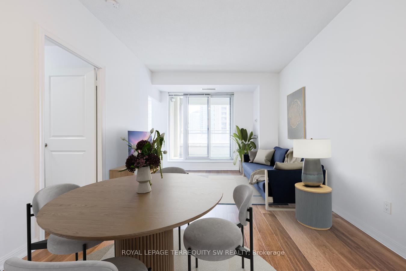 3 Bedrooms Condo at 628 Fleet, Toronto For sale
