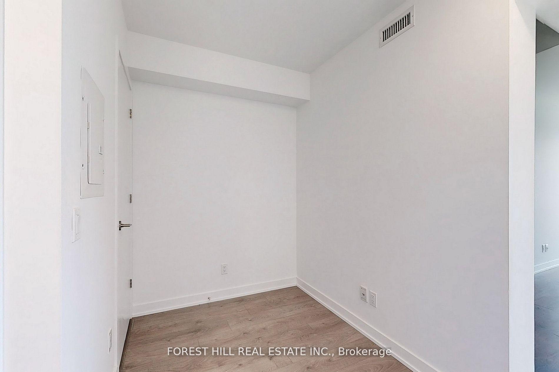 2 Bedrooms Condo at 501 Yonge,  Toronto For sale