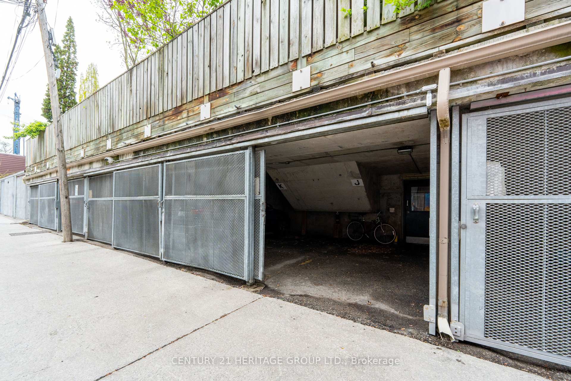 3 Bedrooms Condo at 280 Sherbourne, Toronto For sale