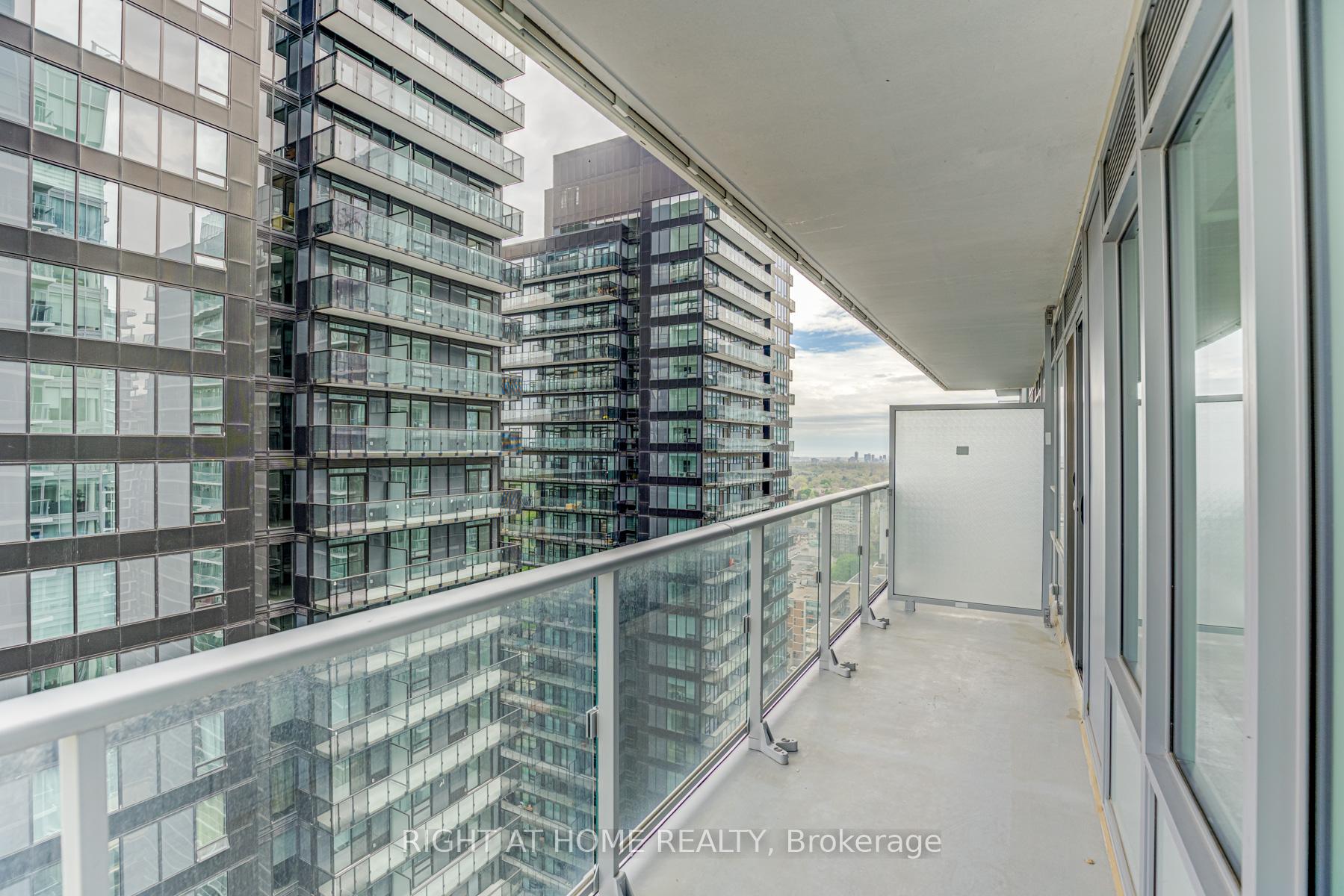 2 Bedrooms Condo at 99 Broadway, Toronto For sale